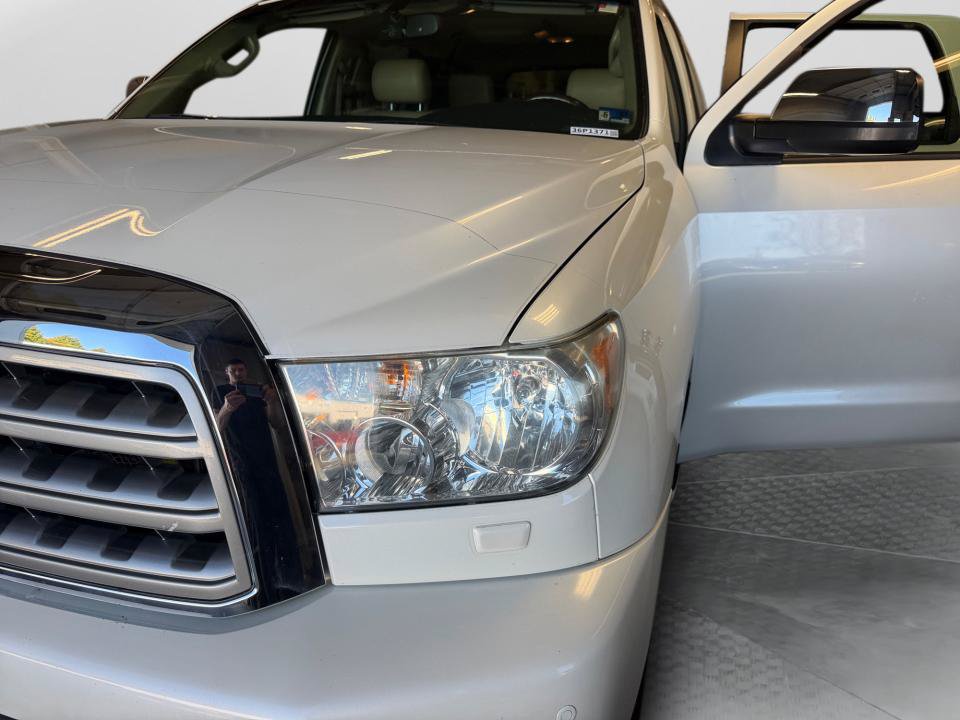 Used 2016 Toyota Sequoia Platinum AWD/4WD image 30