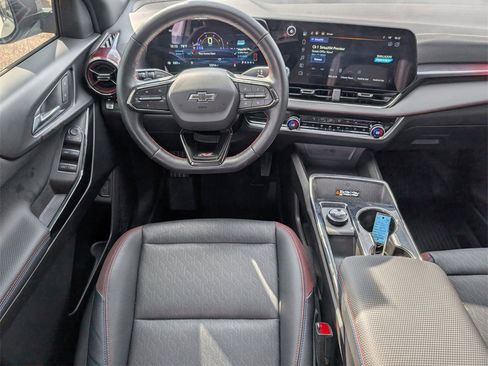 Used 2025 Chevrolet Equinox RS image 27