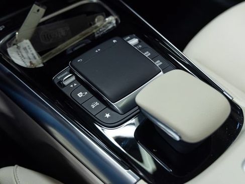 Used 2022 Mercedes-Benz GLA 250 4MATIC image 19