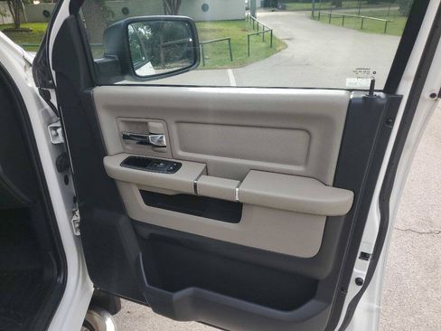 Used 2012 RAM 1500 Classic SLT AWD/4WD image 29