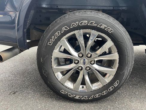 Used 2017 Ford F150 Lariat w/ Equipment Group 502A Luxury image 14