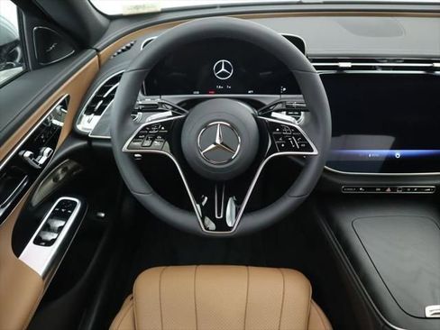 New 2026 Mercedes-Benz E 450 4MATIC Sedan image 11
