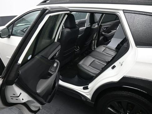 Used 2025 Subaru Outback Onyx Edition XT AWD/4WD image 17