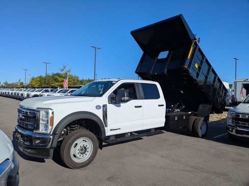 New 2025 Ford F550 4x4 Crew Cab image 31