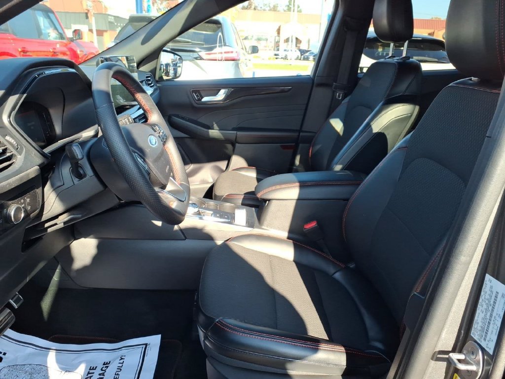 Certified 2023 Ford Escape ST-Line w/ Tech Pack #1 FWD image 14