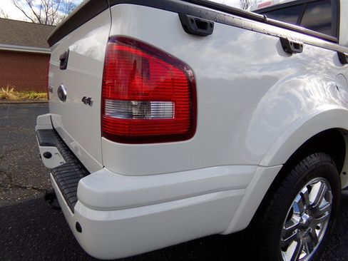 Used 2008 Ford Explorer Sport Trac Limited image 10