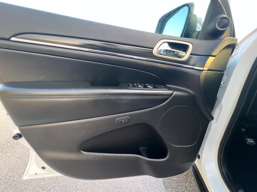 Certified 2020 Jeep Grand Cherokee Limited RWD image 30