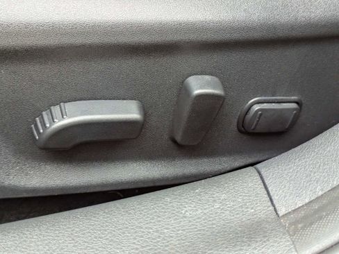 Used 2025 Nissan Sentra SV w/ SV Premium Package FWD image 18