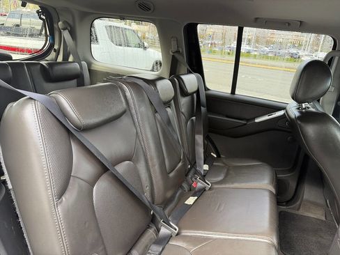 Used 2008 Nissan Pathfinder SE w/ Premium Pkg image 26
