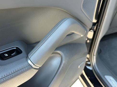 Used 2022 Porsche Cayenne Base image 29