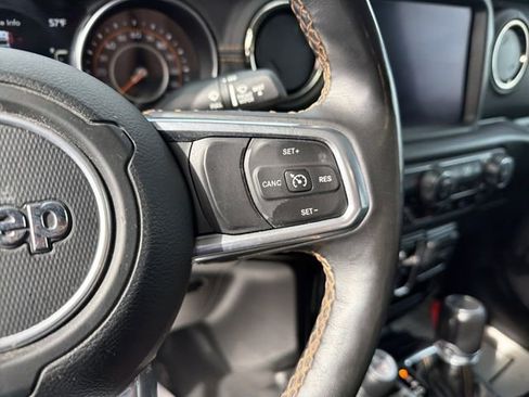 Used 2022 Jeep Gladiator Overland image 20
