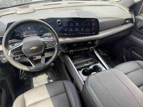 Certified 2025 Chevrolet Suburban LT w/ Comfort Package AWD/4WD image 12