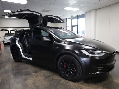 Used 2020 Tesla Model X Performance image 13
