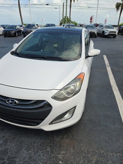 Used 2013 Hyundai Elantra GT w/ Tech Pkg FWD image 2