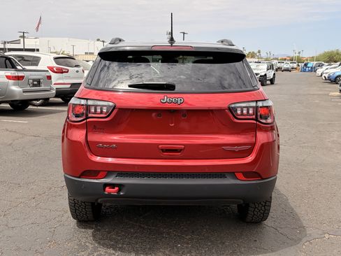 Used 2025 Jeep Compass Trailhawk AWD/4WD image 4