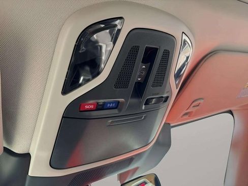 Used 2025 Subaru Outback Premium image 18