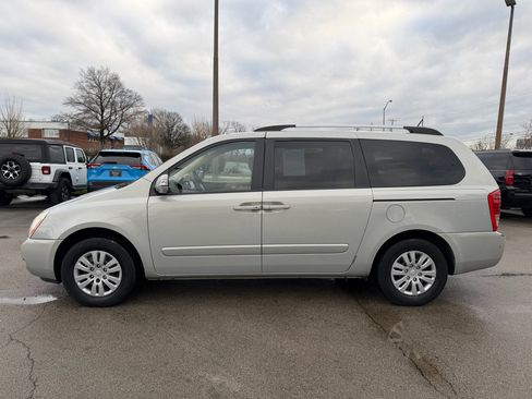Used 2012 Kia Sedona LX image 6