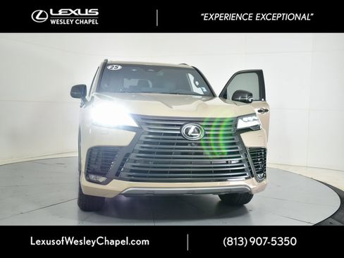 Used 2025 Lexus LX 700h Overtrail image 39