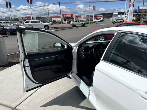 Used 2023 Toyota Camry LE image 10