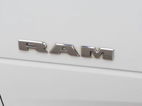 Used 2024 RAM 2500 Big Horn AWD/4WD image 45