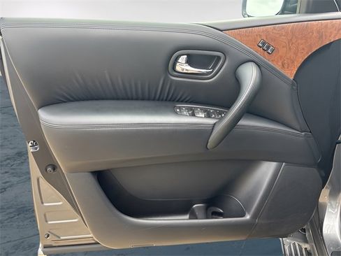 Used 2023 Nissan Armada SL w/ Captain's Chairs Package image 20