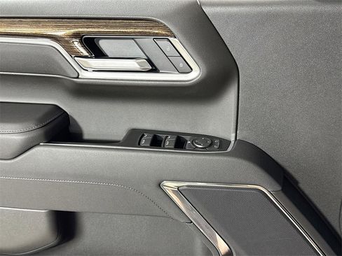 New 2026 GMC Sierra 1500 Elevation image 16