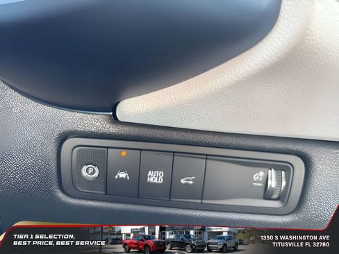 Used 2025 Chevrolet Equinox EV LT image 20