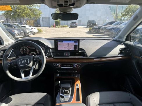 Used 2023 Audi Q5 2.0T Premium Plus w/ Premium Plus Package AWD/4WD image 9