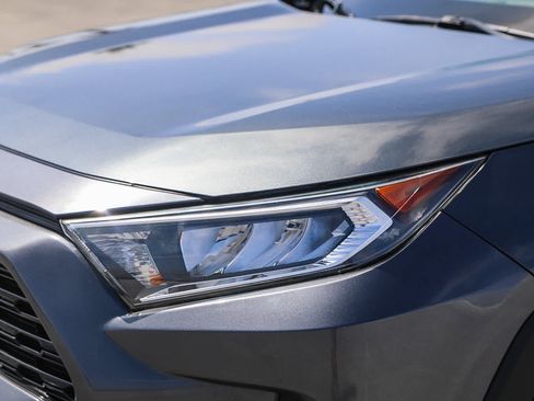 Certified 2019 Toyota RAV4 XLE Premium AWD/4WD image 8