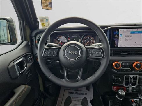 Certified 2025 Jeep Gladiator Mojave AWD/4WD image 12
