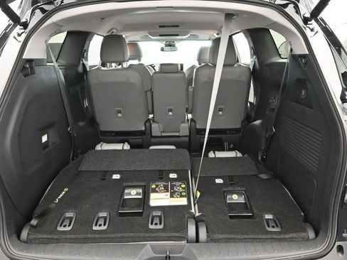Used 2025 Toyota Sienna XLE w/ XLE Plus Package FWD image 38