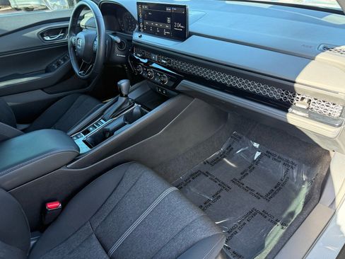 Used 2024 Honda Accord Sport image 31