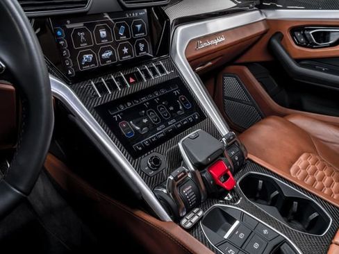 Used 2022 Lamborghini Urus image 23