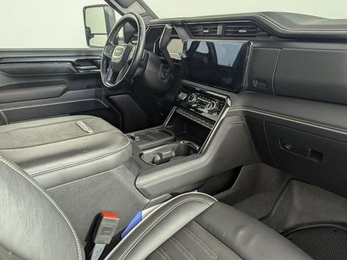 Used 2025 GMC Sierra 2500 AT4X image 24