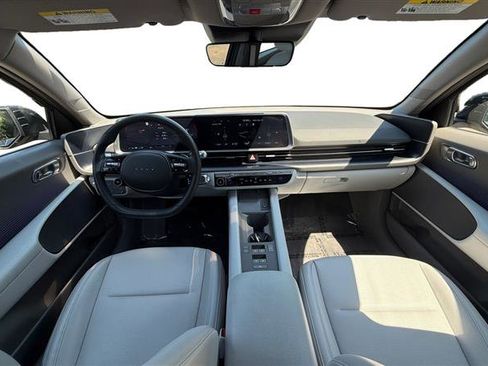 Used 2025 Hyundai Ioniq 6 SEL RWD image 12