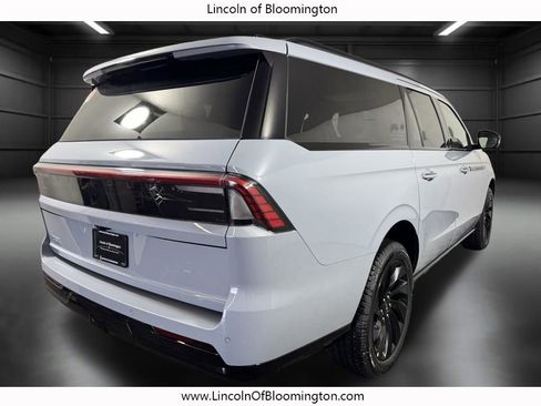 New 2026 Lincoln Navigator L Reserve AWD/4WD image 6