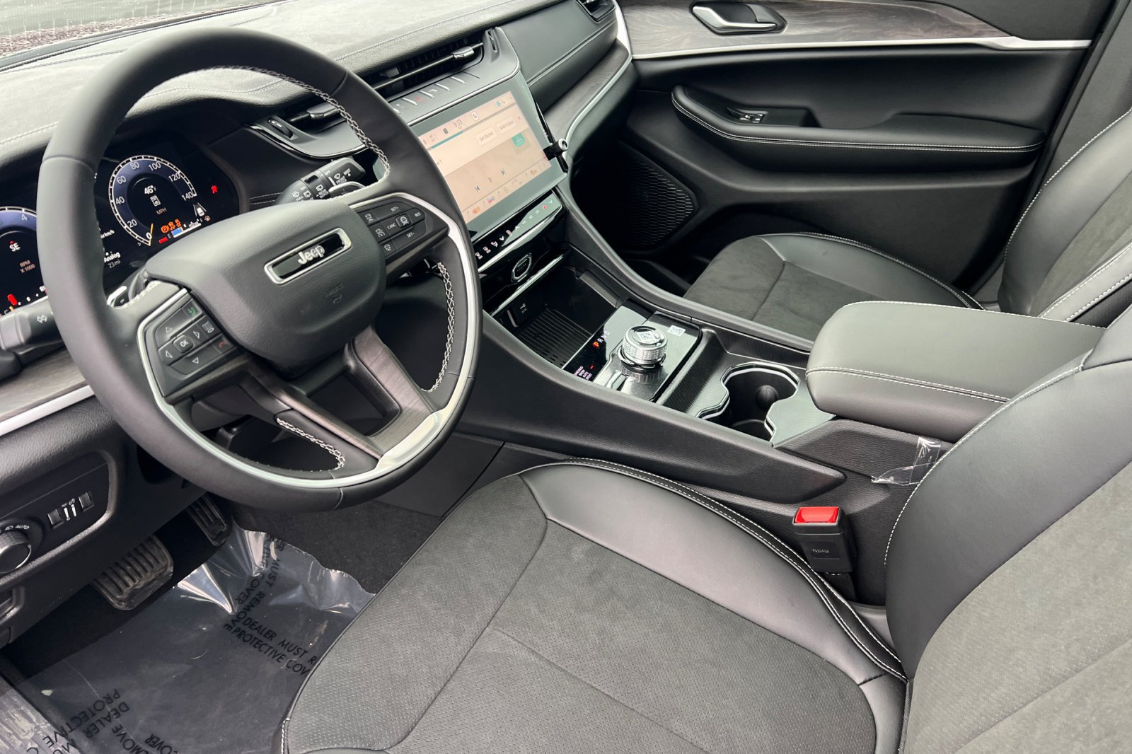 New 2026 Jeep Grand Cherokee Altitude AWD/4WD image 8
