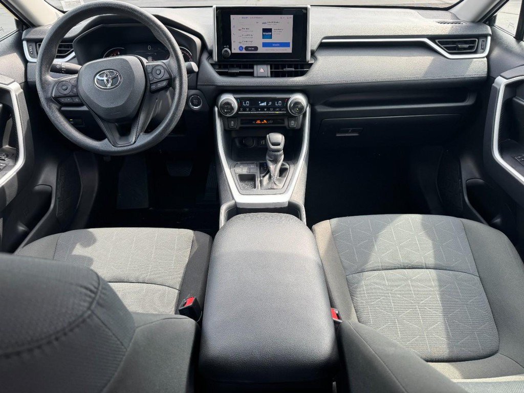 Used 2025 Toyota RAV4 XLE FWD image 17