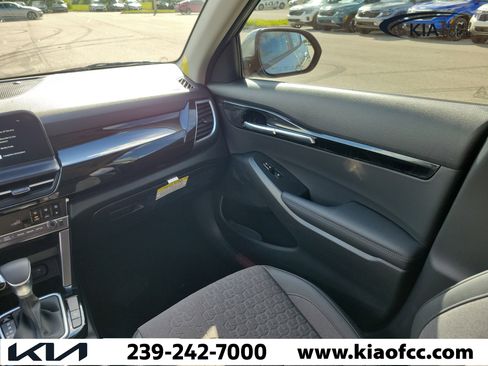 New 2026 Kia Seltos S FWD image 16