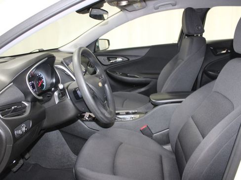 Used 2025 Chevrolet Malibu LT FWD image 16