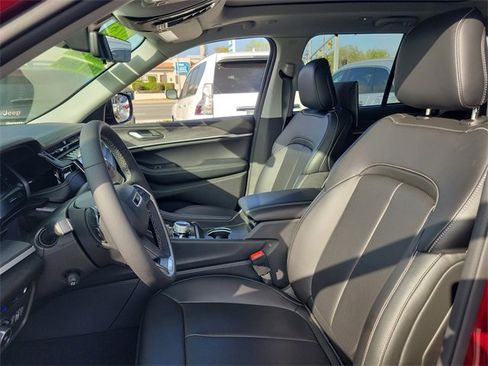 Used 2023 Jeep Grand Cherokee 4WD 4xe w/ Luxury Tech Group II image 16