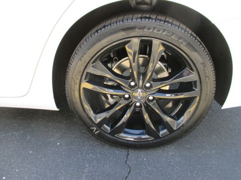 Used 2023 Chevrolet Malibu LT w/ Sport Edition FWD image 9