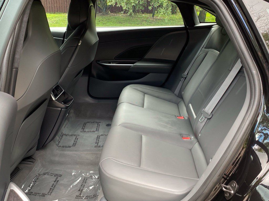 Used 2024 Lucid Air Pure RWD image 18