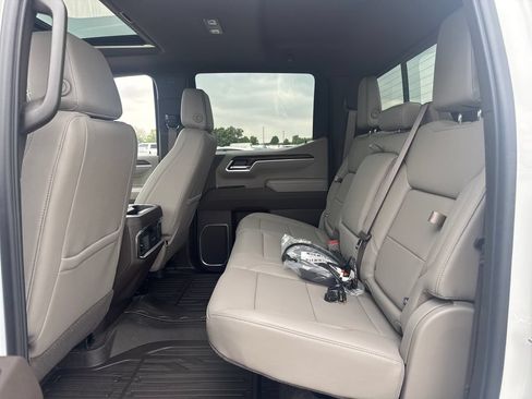 New 2026 GMC Sierra 1500 SLT w/ SLT Premium Plus Package AWD/4WD image 12