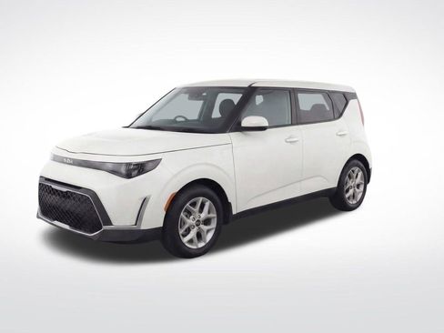 Used 2025 Kia Soul S image 2