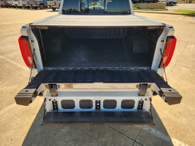 Used 2024 GMC Sierra 1500 SLT AWD/4WD image 22
