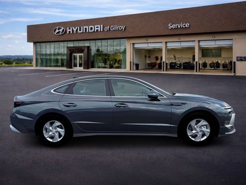 New 2026 Hyundai Sonata SE FWD image 9