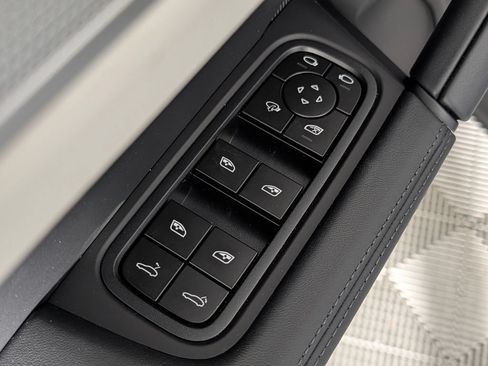 New 2026 Porsche Cayenne AWD/4WD image 26