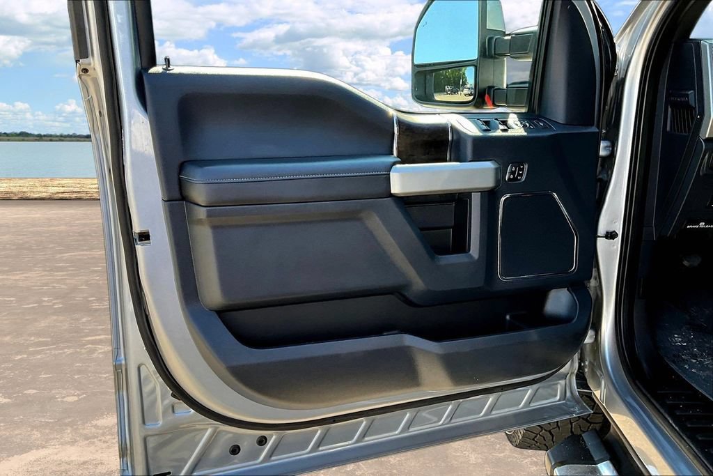 Certified 2022 Ford F250 Lariat w/ Lariat Value Package AWD/4WD image 23