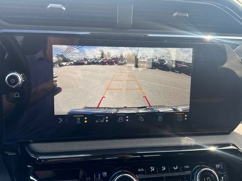Used 2023 GMC Sierra 1500 AT4 w/ Technology Package AWD/4WD image 25